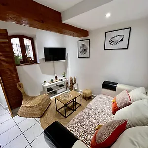 https://superbe-appartement-neuf-et-cosy-en-centre-ville.aixenprovencehotels.org